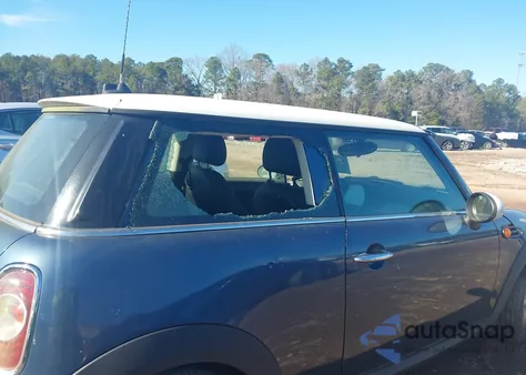 2011 Mini Cooper from USA, damaged, VIN WMWSU3C57BT096780